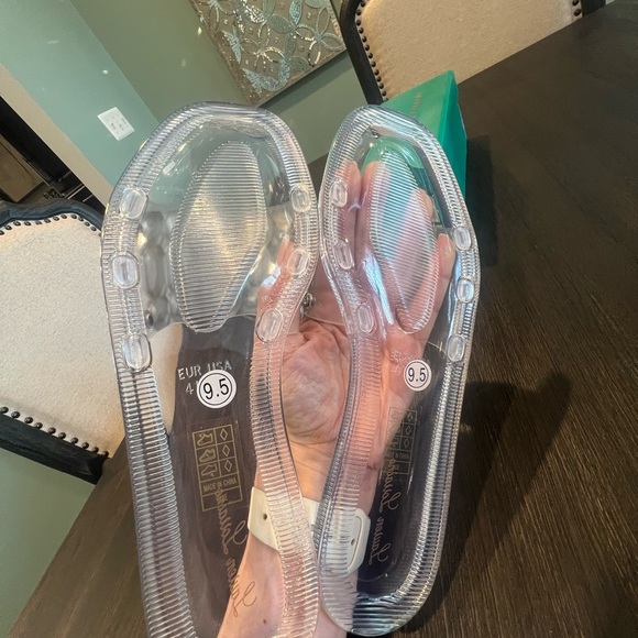 NIB Lauren Lorraine Jade Flat Jewel Sandal Clear Stone - Picture 8 of 9